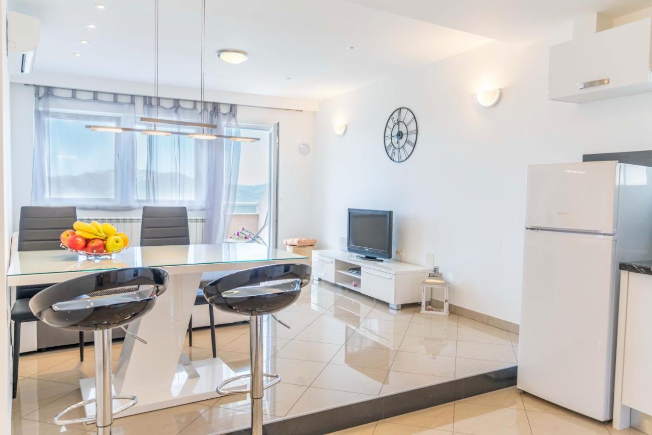 Lara Apartment