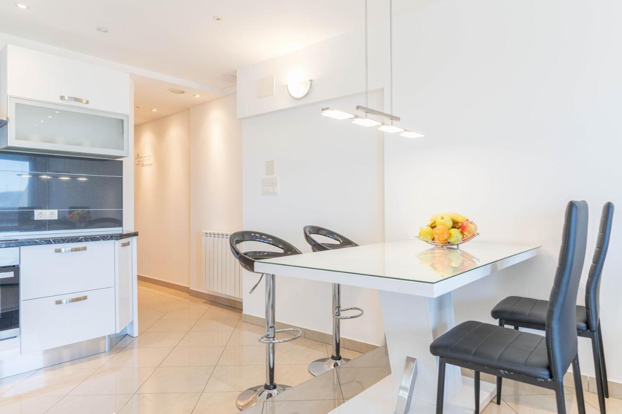 Apartman Lara *