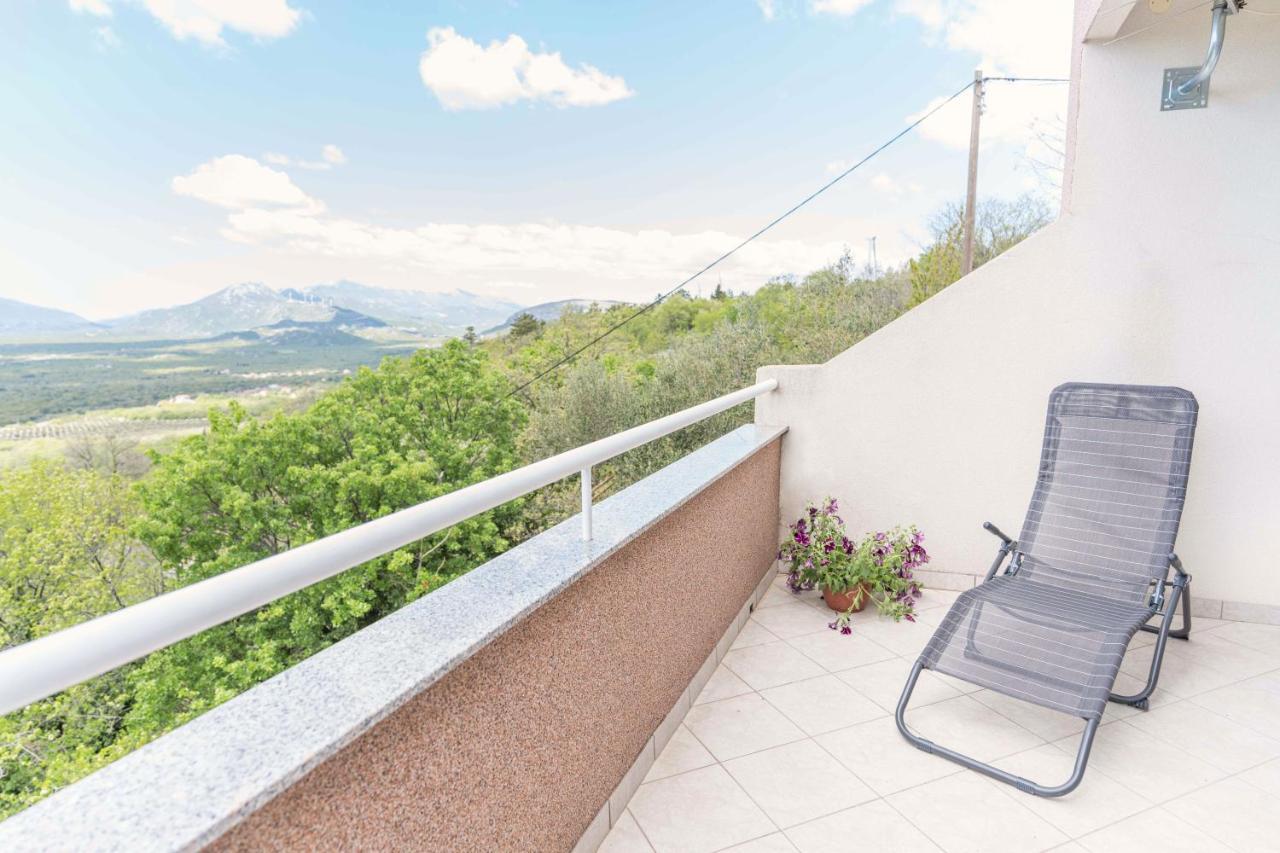 Apartman Lara *